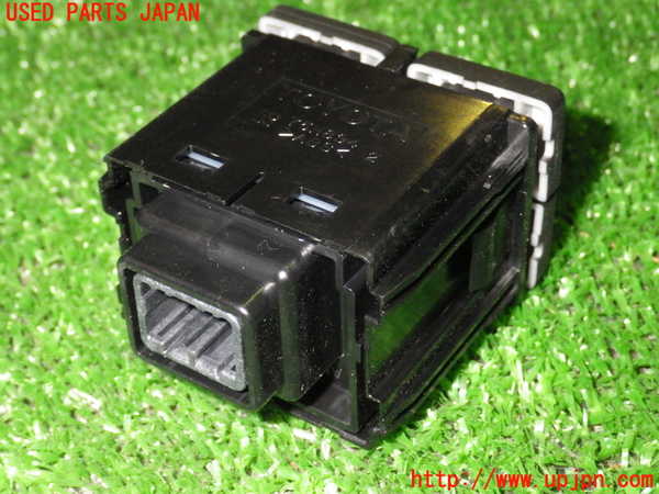 1UPJ-9163686308]ノアハイブリッド(ヴォクシーハイブリッド)(ZWR80G)スイッチ3(プリクラッシュ、オートハイビーム等) 中古_3