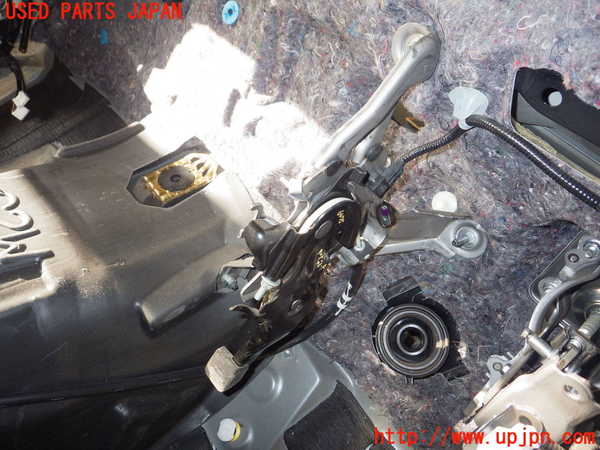 Upj Parts 4upj クラウンアスリートハイブリッド Aws210 サイドブレーキレバー 中古