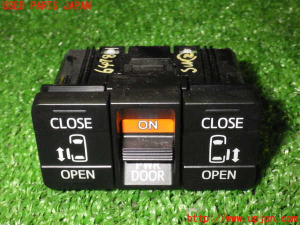 1UPJ-9164786307]ヴォクシー(ノア)(ZRR80G)スイッチ2 （パワースライドドア）中古_1