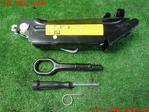 2UPJ-9171167805]VW ゴルフ GTI(1KAXX)車載工具 中古_1