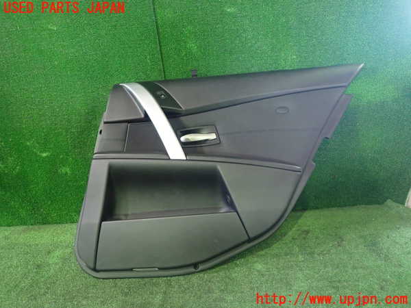1UPJ-9172141294]BMW M5　E60(NB50)右後ドア内張り 中古_1