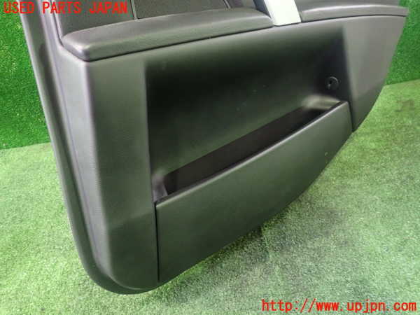 1UPJ-9172141294]BMW M5　E60(NB50)右後ドア内張り 中古_4