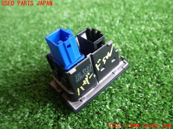 4UPJ-9175966290]VW ゴルフ R 7 (AUCJXF)ハザードスイッチ 中古_3