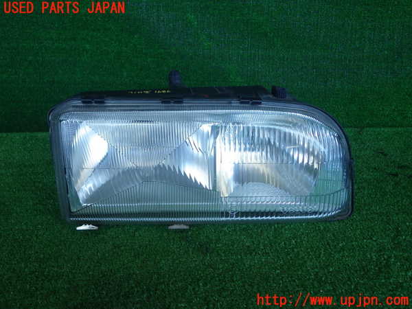 2UPJ-9178711130]ボルボ・850 エステート(8B5252W)右ヘッドライト ハロゲン 中古_1