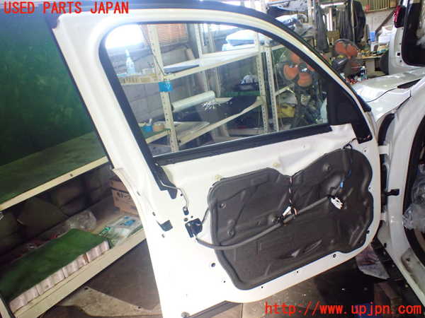 1UPJ-9194121260]BMW X1(VL20 E84)左前ドア 中古_5