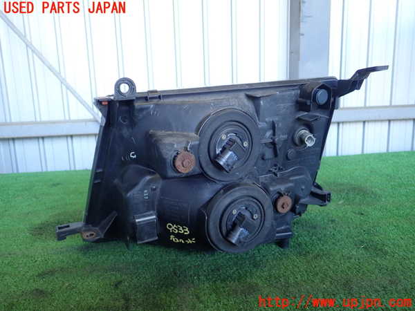 2UPJ-9195331130]ランクル100系(HDJ101K)右ヘッドライト ハロゲン 中古_4