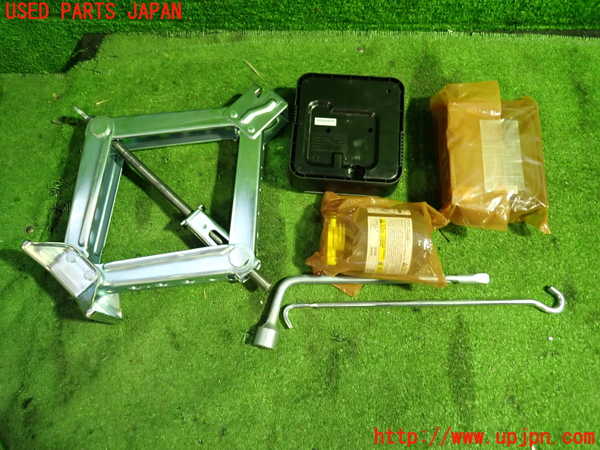 1UPJ-9212047805]RAV4 ハイブリッド(AXAH52)車載工具 中古_2