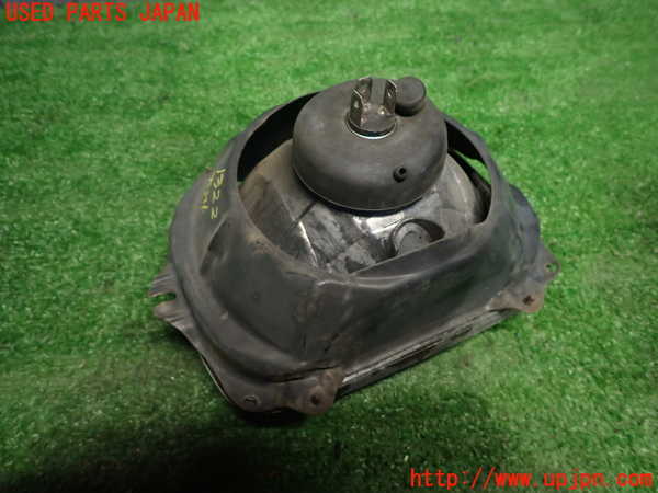 5UPJ-9213221130]ランクルプラド(KZJ78W)右ヘッドライト ハロゲン 中古_3