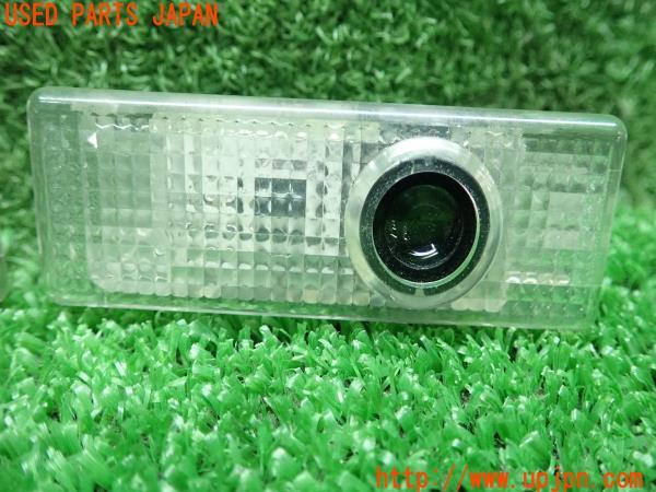 3UPJ=9216990590]BMW アクティブハイブリッド3 ラグジュアリー(3F30 F30)カーテシランプ 中古_3