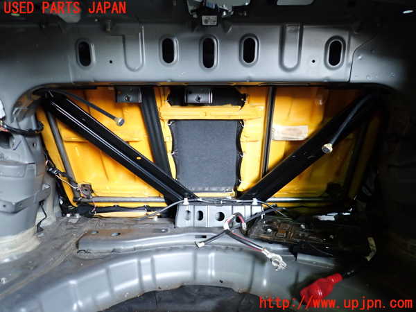 5UPJ-9217447385]ランエボ10(CZ4A)リアシート 中古_4