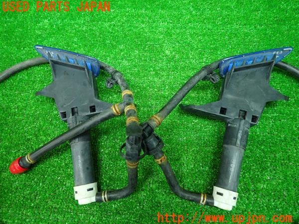 3UPJ=9218140590]インプレッサ WRX-STi(GVB C型)純正 ヘッドライトウォッシャー カバー ノズル 中古_3