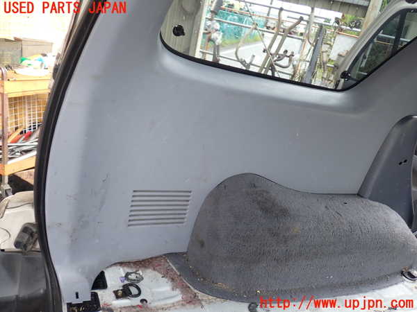 5UPJ-9218637680]ハイラックスサーフ(RZN185W)左リアピラートリム 中古_3