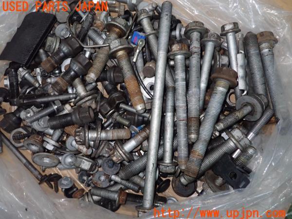 3UPJ=9220920720]BMW・X5(ZW30S)ネジ・ナット・ステー類 ジャンク_2