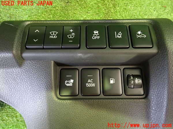 2UPJ-9221056313]エクリプスクロス PHEV(GL3W)スイッチ8 (ヘッドアップディスプレイ・光軸調整ダイヤル　その他) 中古_2