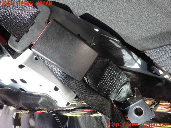 2UPJ-9221087185]BMW M235i クーペ F22(1J30)左2列目シートベルト 中古 2シリーズ_2