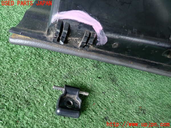 5UPJ-9221567516]スープラ(GA70H)グローブボックス1 中古_3