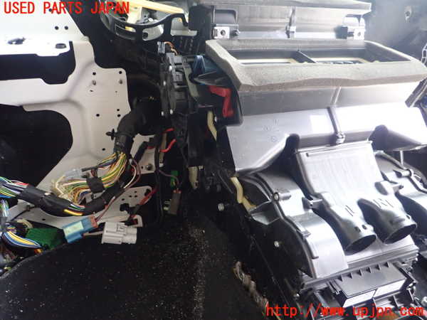 1UPJ-9221846081]ランドローバー・ディスカバリー スポーツ(LC2NB)エバポレーター1 中古_2