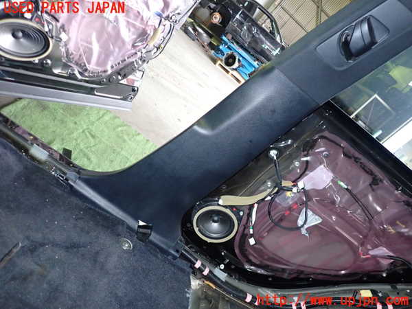5UPJ-9221977665]レクサス・RX450h(GYL15W)右センターピラートリム 中古_3