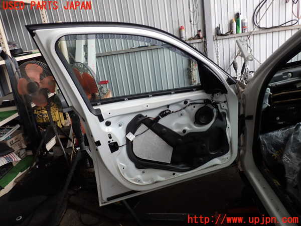 2UPJ-9222111260]BMW 118i(1R15)左前ドア (43R-001735) 中古 【F20】_4