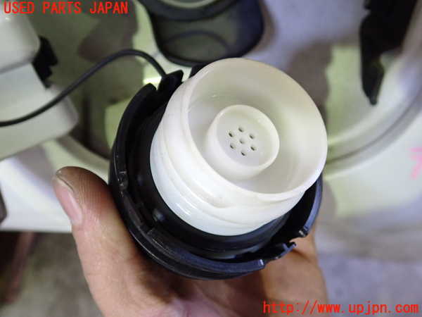 2UPJ-9222451690]アウトランダーPHEV(GG2W)フューエルリッド 中古_3