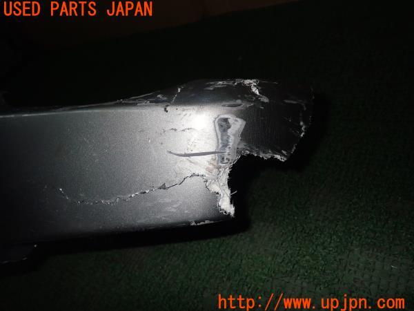 3UPJ=9223470048]ジムニー(JB23W 10型)APIO? アピオ? フロントバンパーガーニッシュ 中古_4