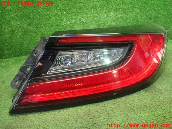 5UPJ-9223671530]GR86(BRZ)(ZN8)右テールランプ 中古_2