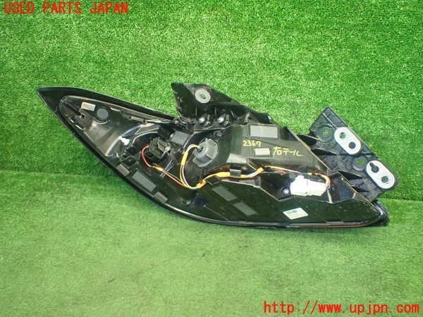5UPJ-9223671530]GR86(BRZ)(ZN8)右テールランプ 中古_3