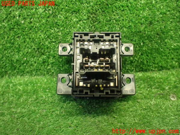 5UPJ-9223676307]GR86(BRZ)(ZN8)スイッチ2（シートヒーター） 中古_2