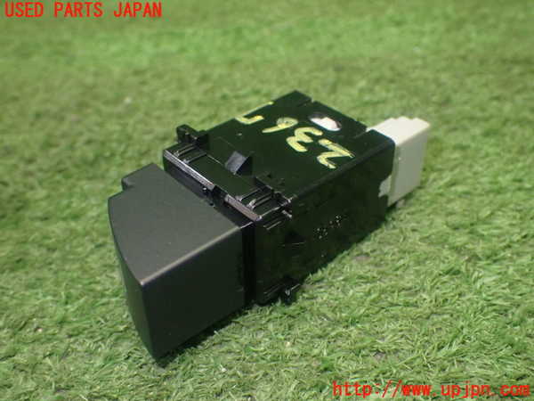 5UPJ-9223676309]GR86(BRZ)(ZN8)スイッチ4（トランク） 中古_3