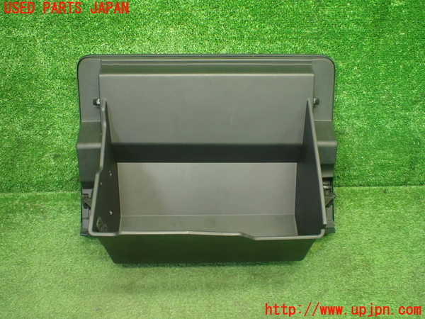 5UPJ-9223677516]GR86(BRZ)(ZN8)グローブボックス1 中古_2
