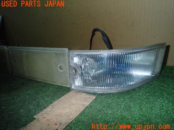 3UPJ=9224080514]スプリンタートレノ GT-APEX 2ドア(AE86)後期 純正 フロントウインカー 中古_3