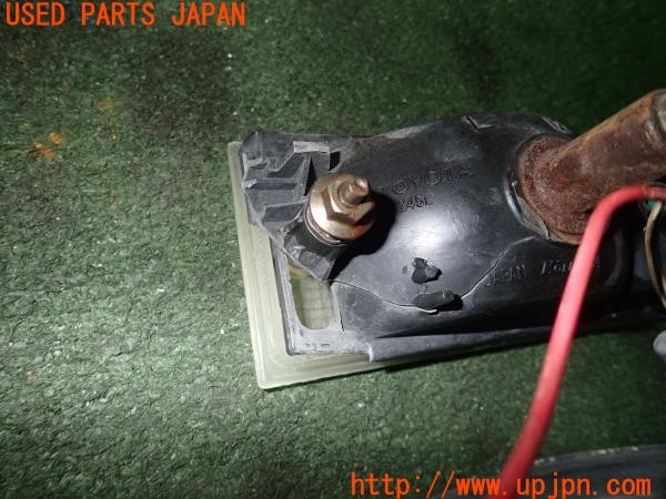 3UPJ=9224080514]スプリンタートレノ GT-APEX 2ドア(AE86)後期 純正 フロントウインカー 中古_4