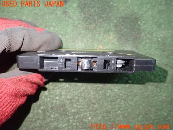 3UPJ=9224160518]クラウン(UZS131)Kashimura カシムラ カセットアダプター 中古_3
