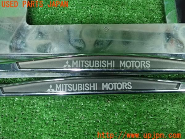 3UPJ=9224260012]アウトランダーPHEV(GG2W)後期 純正 ナンバーフレーム 中古_5