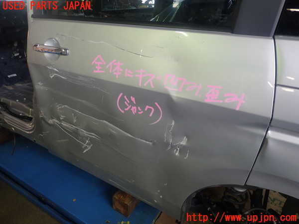 5UPJ-9224421320]セレナ(NC28)左後ドア 43R-00150 ジャンク部品取り_2