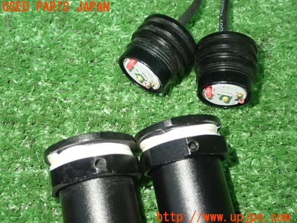 3UPJ=9224520512]BMW ミニ ジョンクーパーワークス(MFJCW R56)社外 LED カーテシランプ② ロゴ 加工あり 中古_3