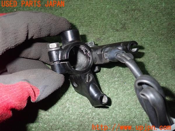 3UPJ=9224630051]ヤマハ SR400(RH16J)純正 クラッチレバーホルダー 中古_2