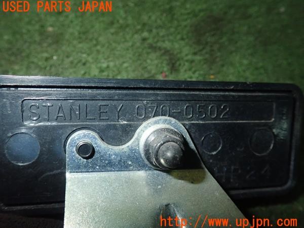 3UPJ=9224630542]ヤマハ SR400(RH16J)純正 STANLEY 070-0502 反射板 中古_3