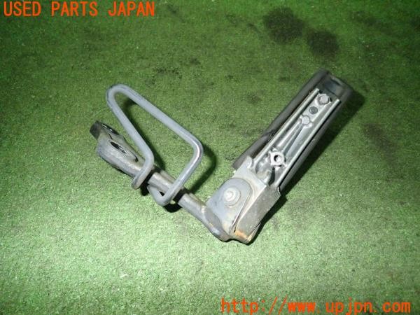 3UPJ=9224630576]ヤマハ SR400(RH16J)純正 バックステップ右 中古_3