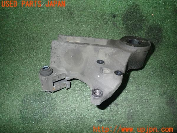 3UPJ=9224650555]ホンダ CB1100(SC65)純正 リアキャリパーサポート 中古_2