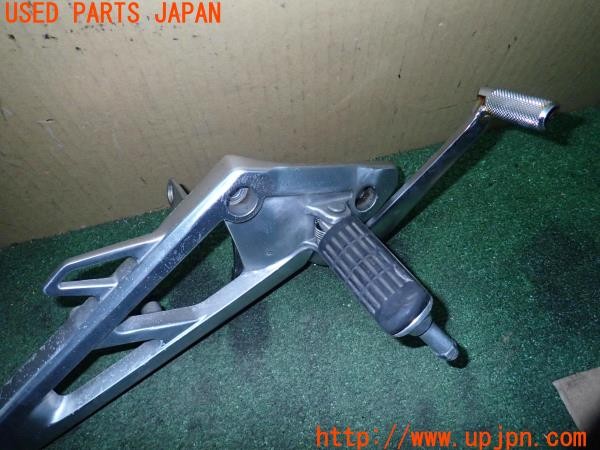 3UPJ=9224650566]ホンダ CB1100(SC65)純正 右フットステッププレートセット 中古_3
