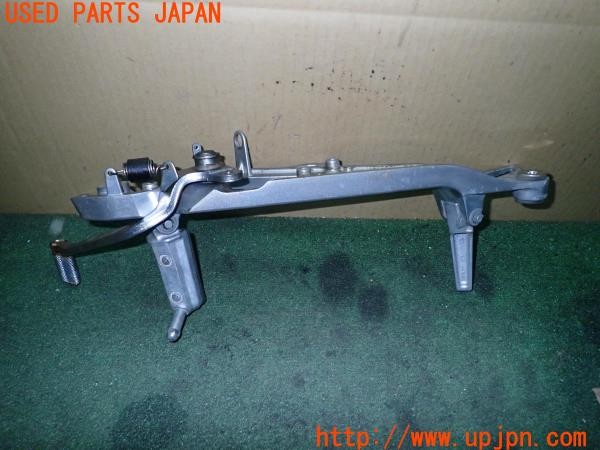 3UPJ=9224650566]ホンダ CB1100(SC65)純正 右フットステッププレートセット 中古_5