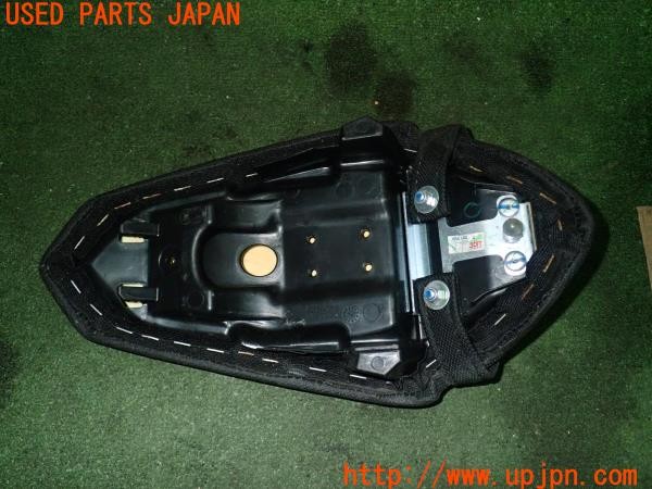 3UPJ=9224660013]カワサキ ニンジャ400(EX400G)純正 53066-0613 リアシート タンデムシート 中古_3