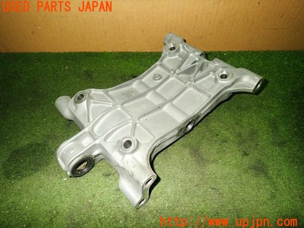 3UPJ=9224660151]カワサキ ニンジャ400(EX400G)純正 エンジンマウント 中古_2