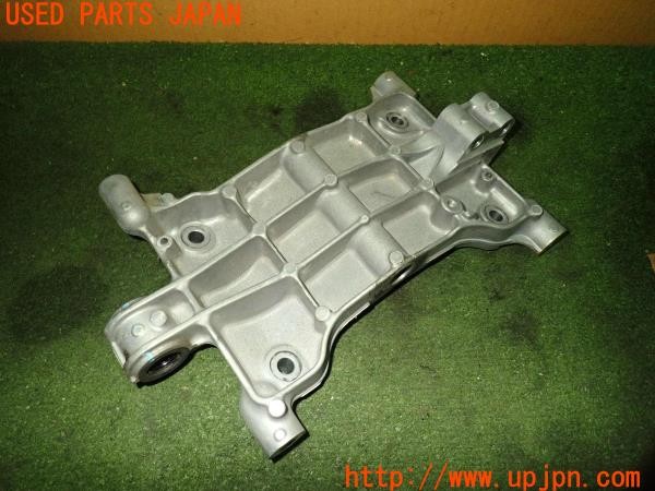 3UPJ=9224660151]カワサキ ニンジャ400(EX400G)純正 エンジンマウント 中古_3