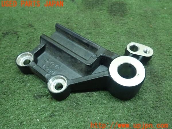 3UPJ=9224660555]カワサキ ニンジャ400(EX400G)純正 リアキャリパーサポート 中古_2