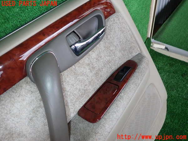 2UPJ-9224951324]クラウン マジェスタ(JZS177)左後ドア内張り 中古_2