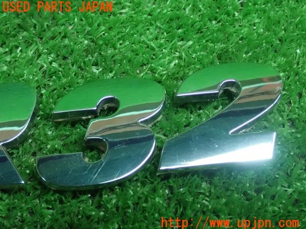3UPJ=9224980008]VW ゴルフ R32(1KBUBF)社外 エンブレム 中古_3