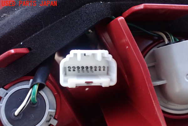 2UPJ-9225031536]クラウン マジェスタ(URS206)左テールランプ 中古_4