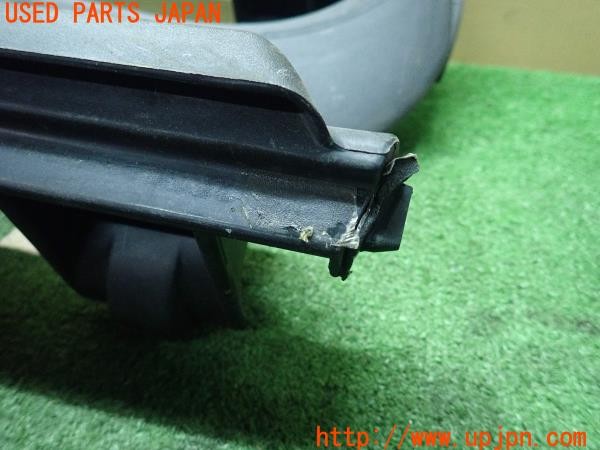 3UPJ=9225130013]ジープラングラー(TJ40S)純正 55175858A 55175859A ウィンドシールドヘッダーチャンネル 中古_4